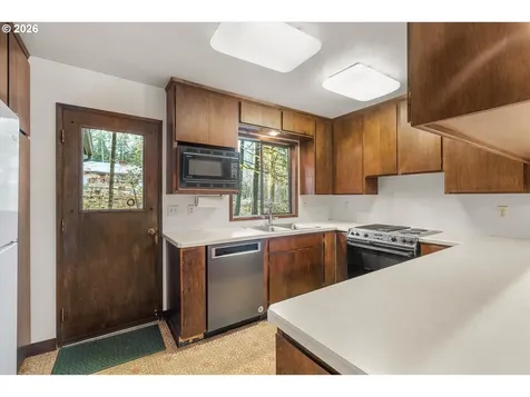 27783 SW Strawberry Hill Drive Hillsboro OR 97123