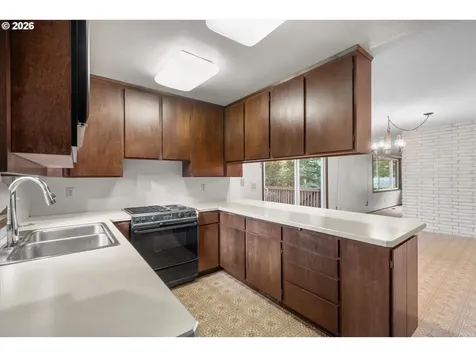 27783 SW Strawberry Hill Drive Hillsboro OR 97123