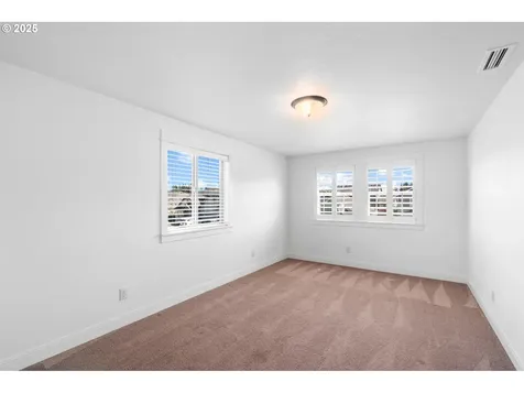 5700 NE 132nd Street Vancouver WA 98686