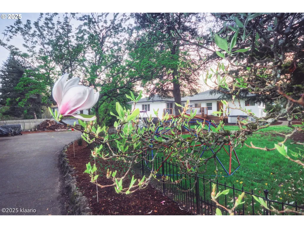 8510 SW Cedarcrest Street Portland OR 97223