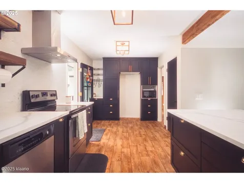 8510 SW Cedarcrest Street Portland OR 97223