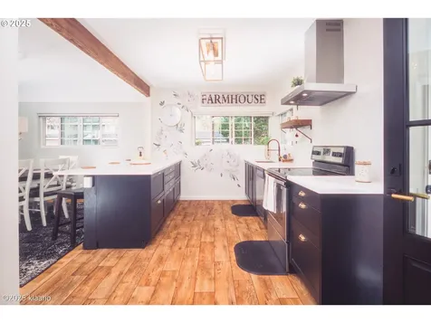 8510 SW Cedarcrest Street Portland OR 97223