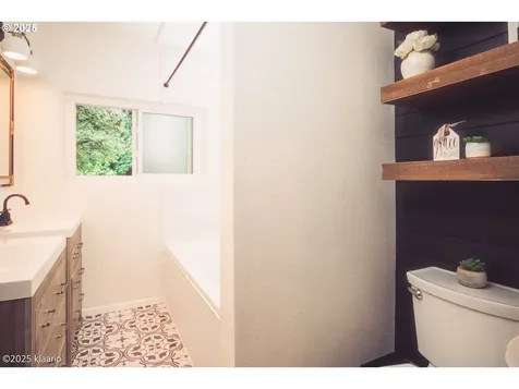 8510 SW Cedarcrest Street Portland OR 97223