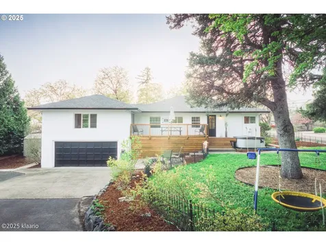 8510 SW Cedarcrest Street Portland OR 97223