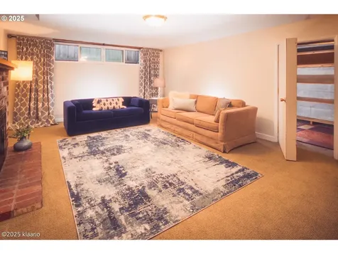8510 SW Cedarcrest Street Portland OR 97223