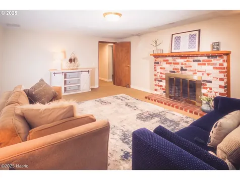 8510 SW Cedarcrest Street Portland OR 97223