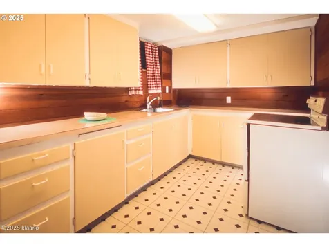 8510 SW Cedarcrest Street Portland OR 97223