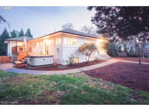 8510 SW Cedarcrest Street Portland OR 97223