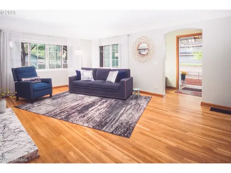 8510 SW Cedarcrest Street Portland OR 97223