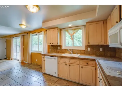 6013 NE Bonner Drive Vancouver WA 98665