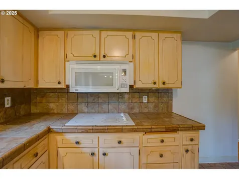 6013 NE Bonner Drive Vancouver WA 98665