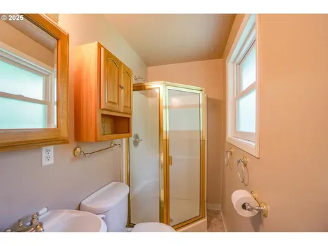 6013 NE Bonner Drive Vancouver WA 98665