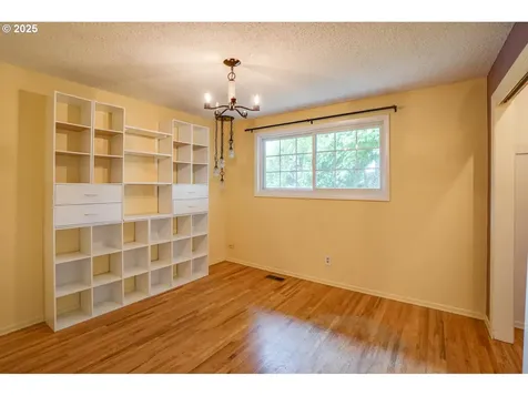 6013 NE Bonner Drive Vancouver WA 98665