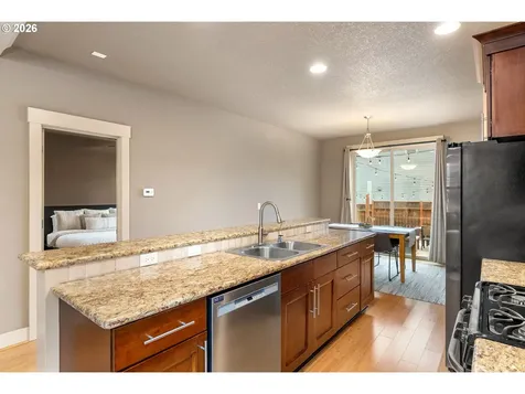 913 Falcon Court Hood River OR 97031