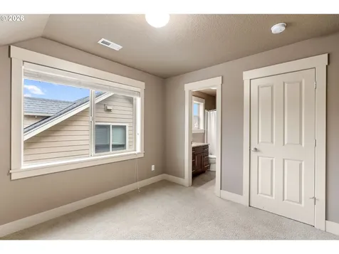 913 Falcon Court Hood River OR 97031