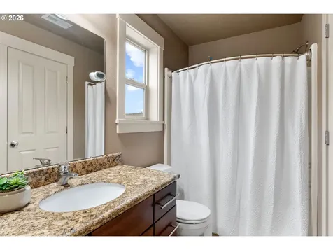 913 Falcon Court Hood River OR 97031