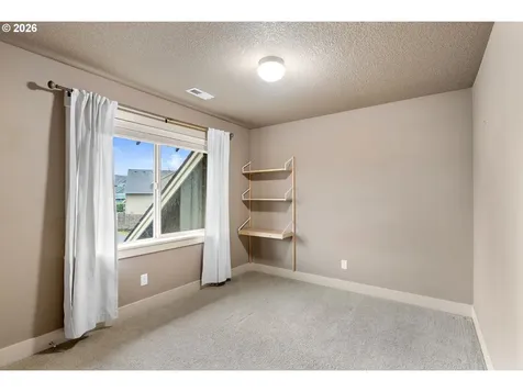913 Falcon Court Hood River OR 97031