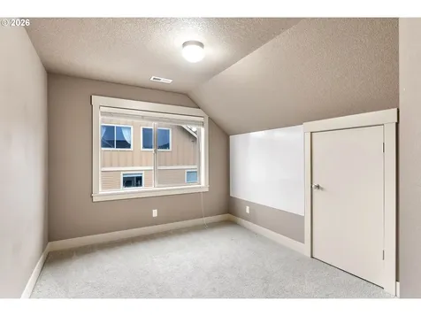 913 Falcon Court Hood River OR 97031