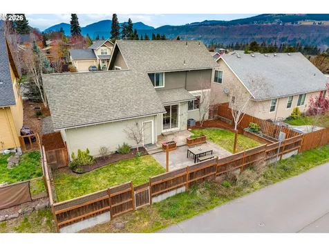 913 Falcon Court Hood River OR 97031