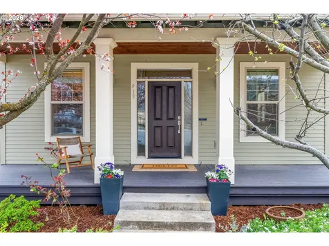 913 Falcon Court Hood River OR 97031