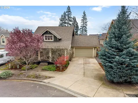 913 Falcon Court Hood River OR 97031