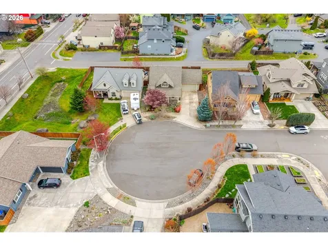 913 Falcon Court Hood River OR 97031