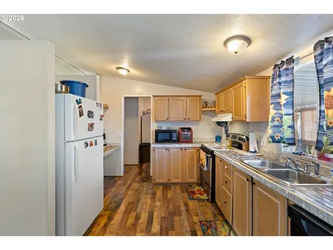 771 SE Hall Street Winston OR 97496