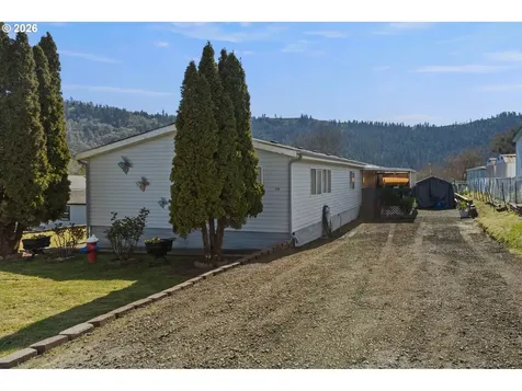 771 SE Hall Street Winston OR 97496