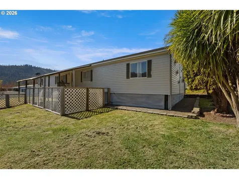771 SE Hall Street Winston OR 97496