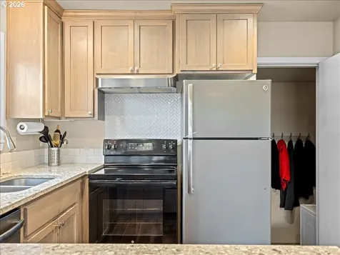 357 E Street Independence OR 97351
