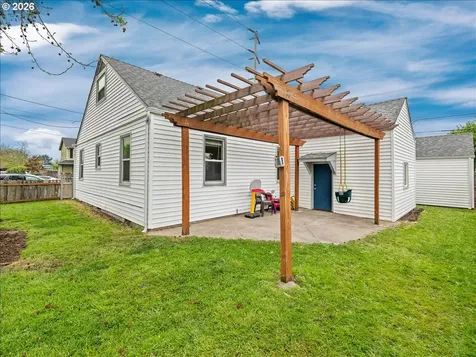 357 E Street Independence OR 97351