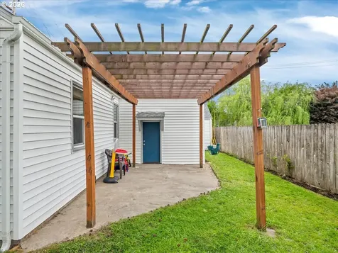 357 E Street Independence OR 97351