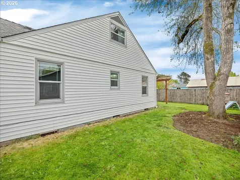 357 E Street Independence OR 97351