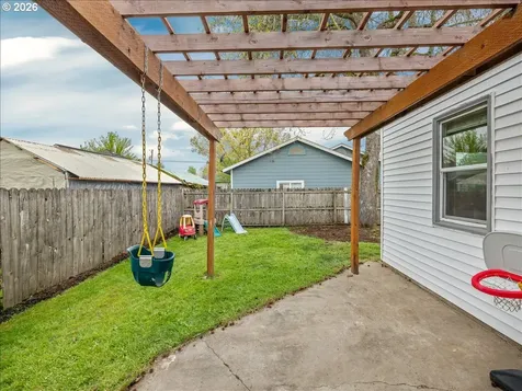 357 E Street Independence OR 97351