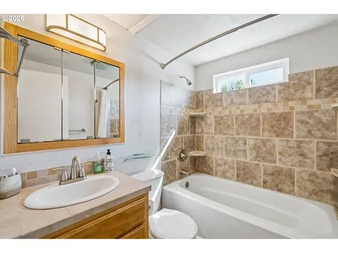 4725 Daisy Street Springfield OR 97478