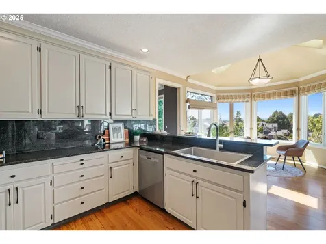 13825 Melrose Place Lake Oswego OR 97035