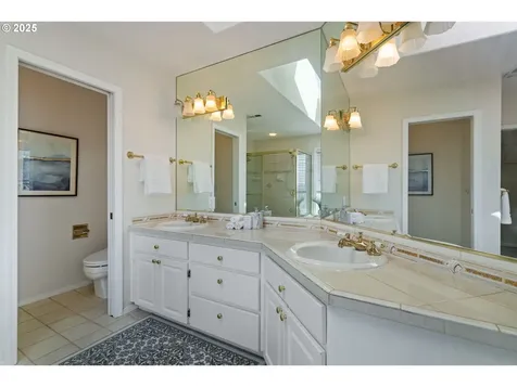 13825 Melrose Place Lake Oswego OR 97035