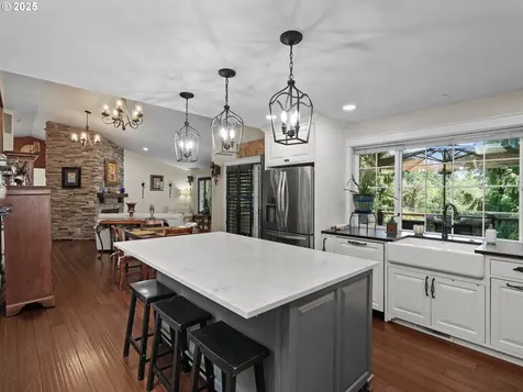 29530 Hodsdonsdale Lane Eugene OR 97402