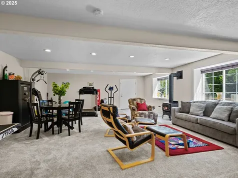 29530 Hodsdonsdale Lane Eugene OR 97402