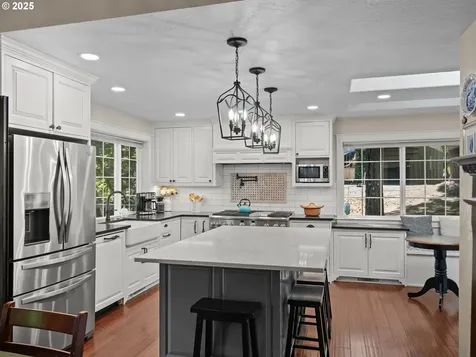 29530 Hodsdonsdale Lane Eugene OR 97402