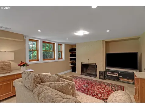 1690 SW Midvale Road Portland OR 97219