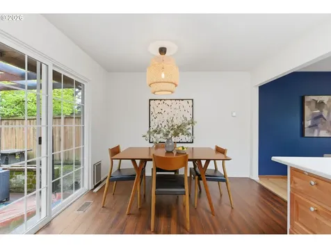 1212 SW Chestnut Drive Portland OR 97219