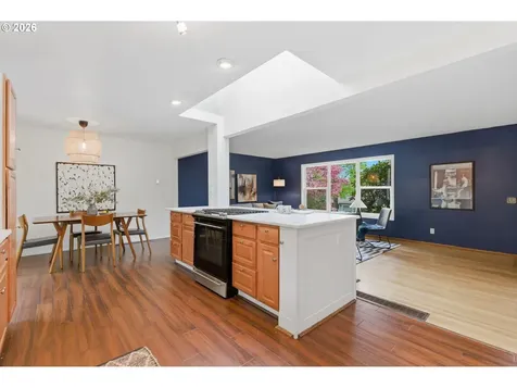 1212 SW Chestnut Drive Portland OR 97219