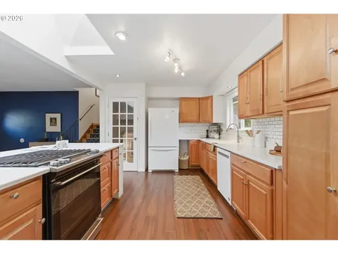 1212 SW Chestnut Drive Portland OR 97219
