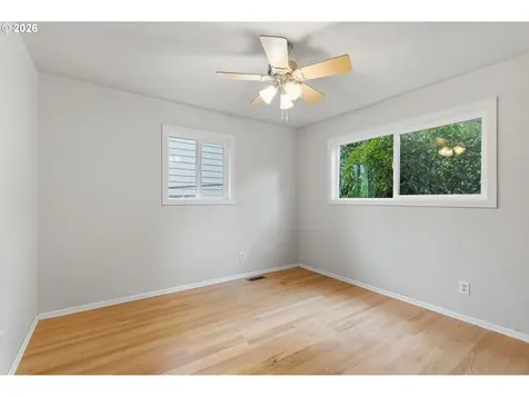1212 SW Chestnut Drive Portland OR 97219