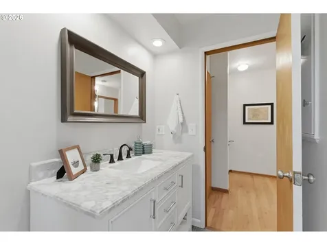 1212 SW Chestnut Drive Portland OR 97219