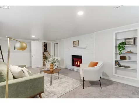 1212 SW Chestnut Drive Portland OR 97219