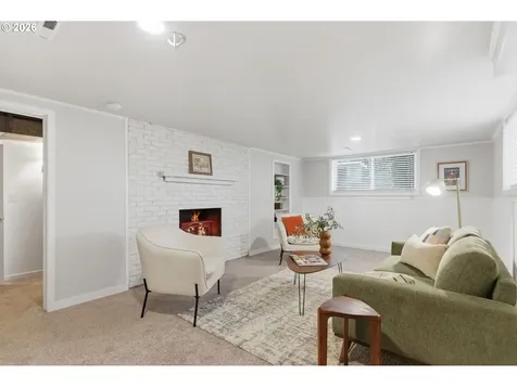 1212 SW Chestnut Drive Portland OR 97219