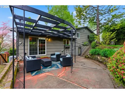 1212 SW Chestnut Drive Portland OR 97219