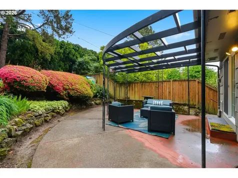 1212 SW Chestnut Drive Portland OR 97219
